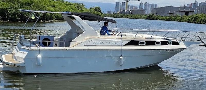 Foto da lancha Capri 32