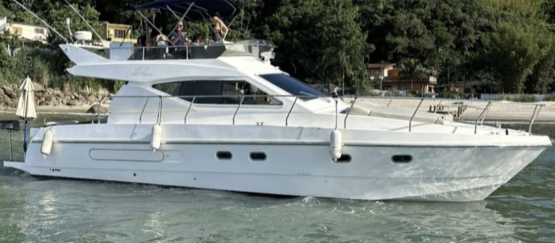 Foto da lancha Ferretti 43