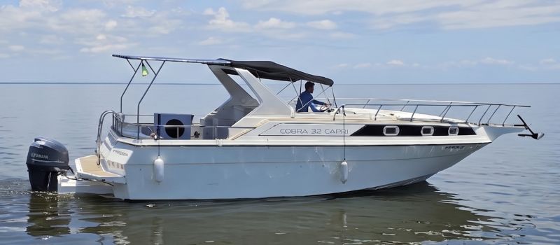 Foto da lancha Capri 32